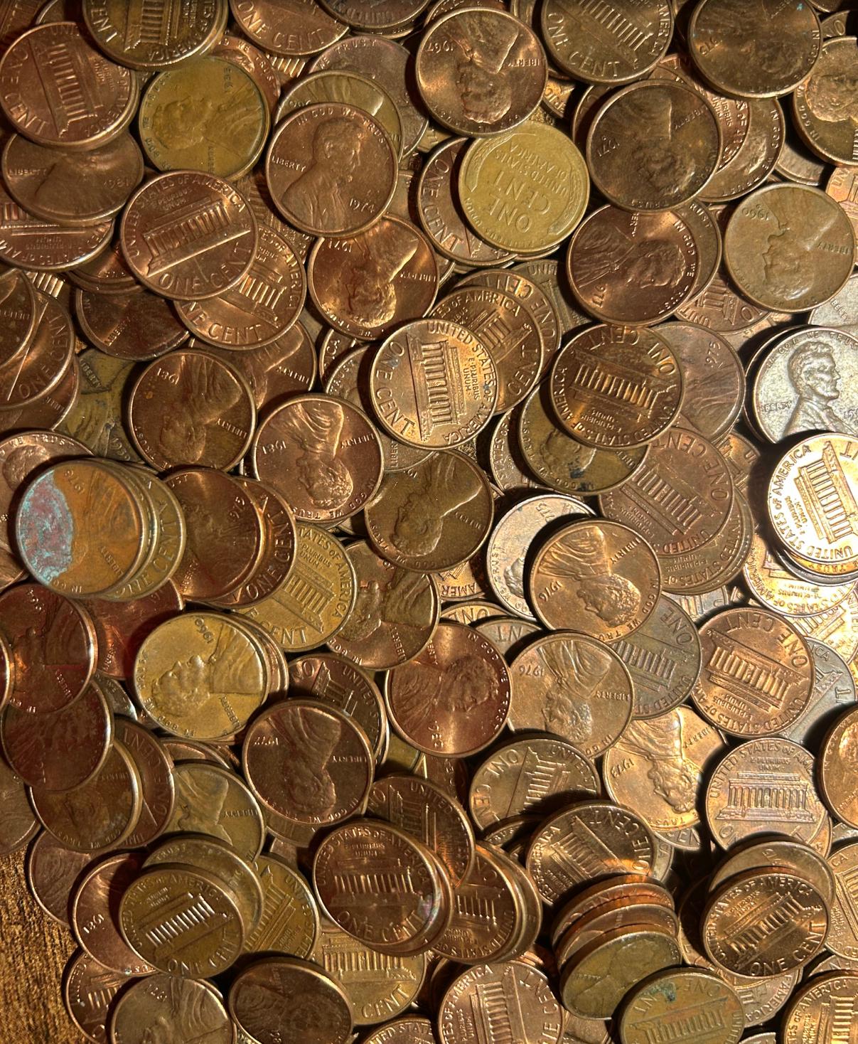 5,000 (35 lbs) Pre 1982 95 percent Pure Lincoln Memorial Pennies! Wheat, Uncirculated, Canadian, & Foreign Possible!!